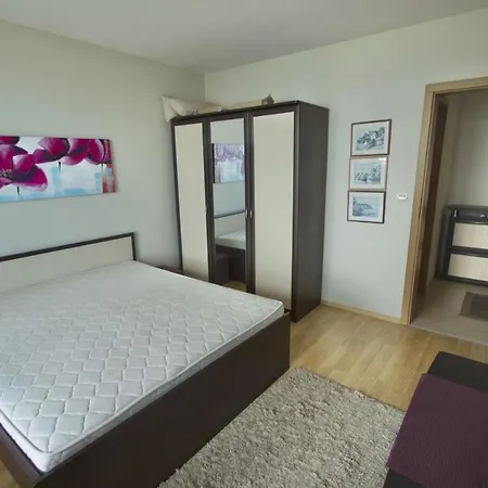 Alex S Nádherným Panoramatickým Výhledem Na Moře *