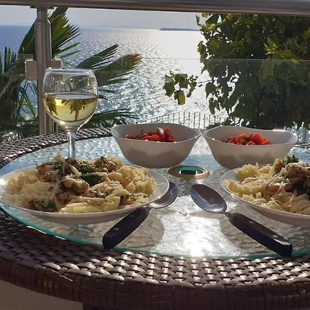 Alex S Nádherným Panoramatickým Výhledem Na Moře * Sveti Vlas